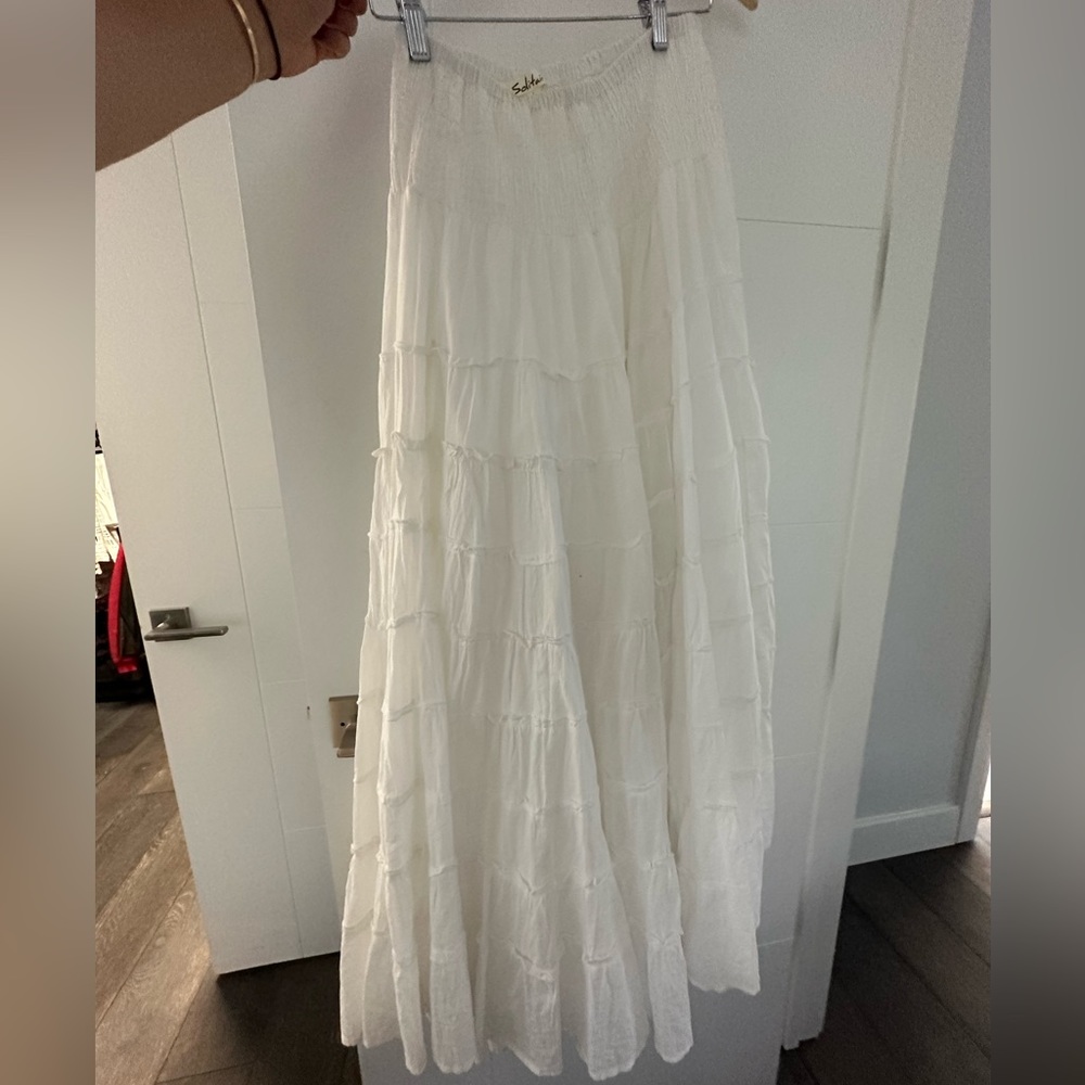 White Long Beach Skirt // barely worn NO DAMAGE